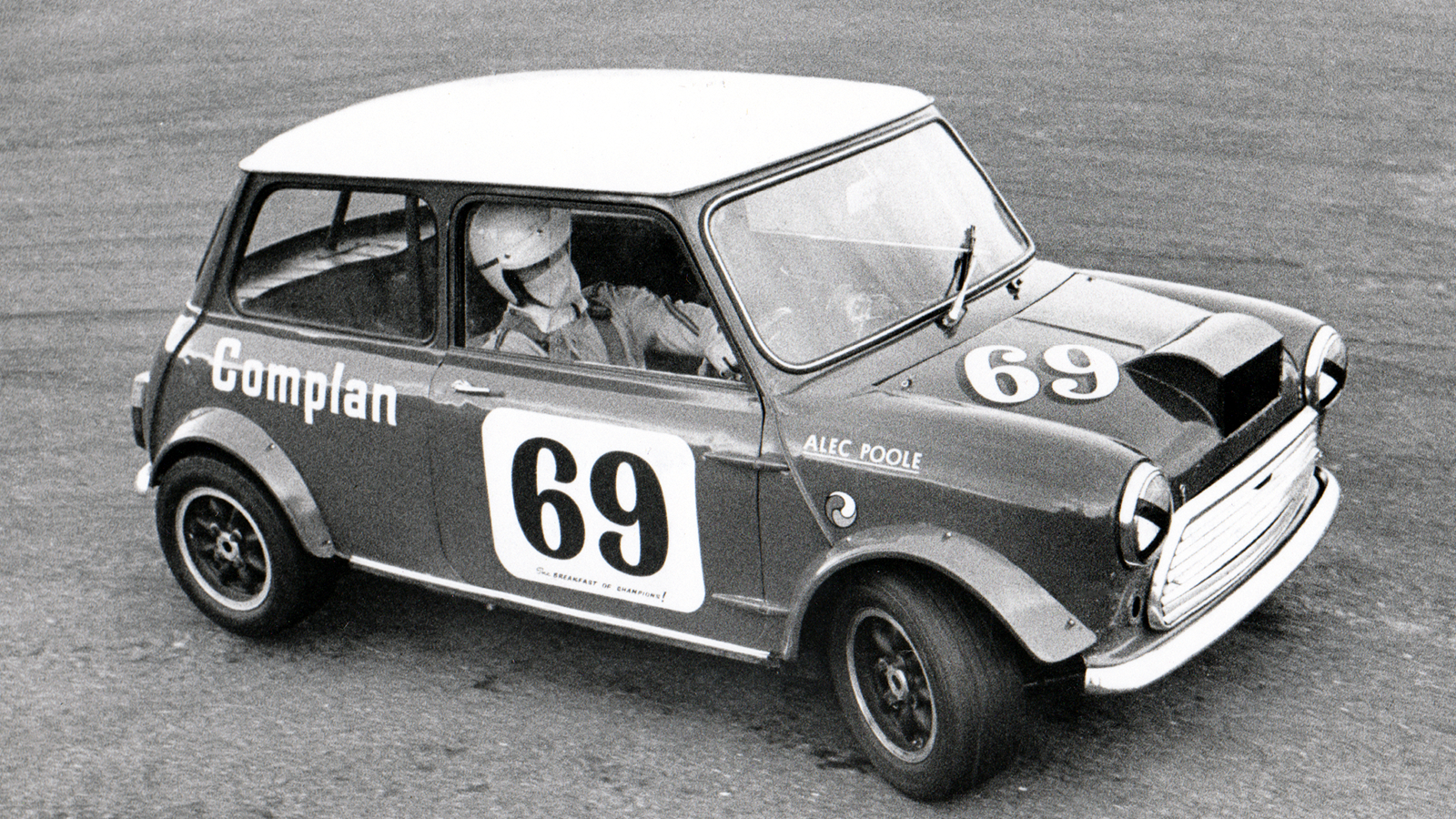 Top 10 maddest racing Minis Classic & Sports Car